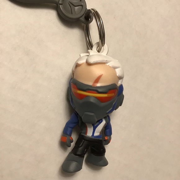 OVERWATCH BAG CLIP KEY CHAINS - Picture 6 of 13